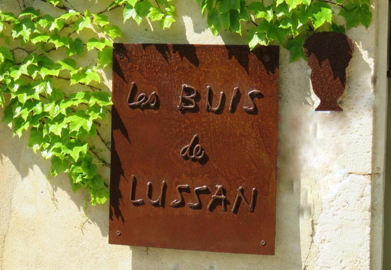 Les Buis De Lussan Bed & Breakfast Lussan  Dış mekan fotoğraf